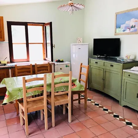 Al Mare Circondata Dal 卡洛福泰